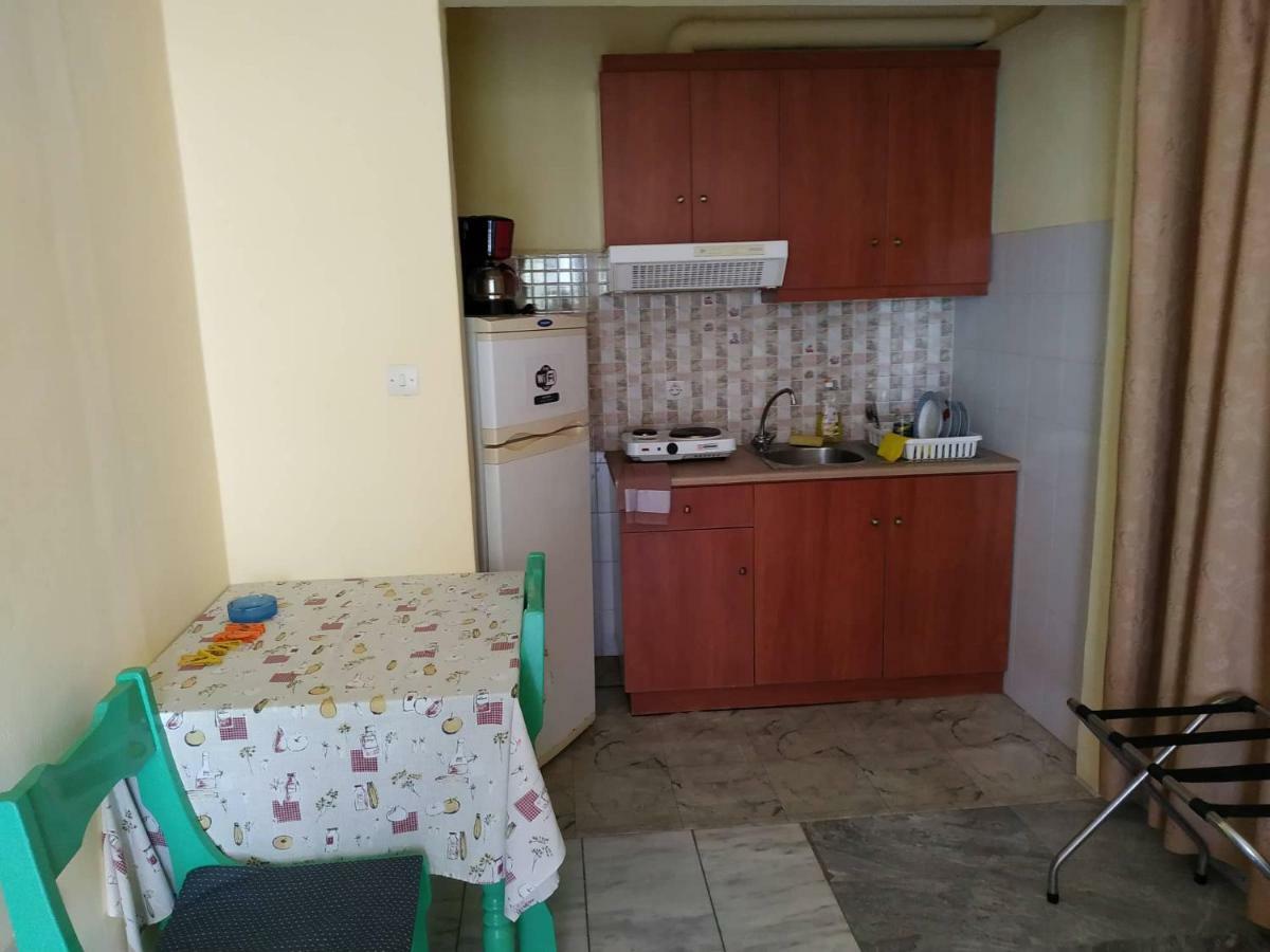 Irini Studios Plomari Екстериор снимка